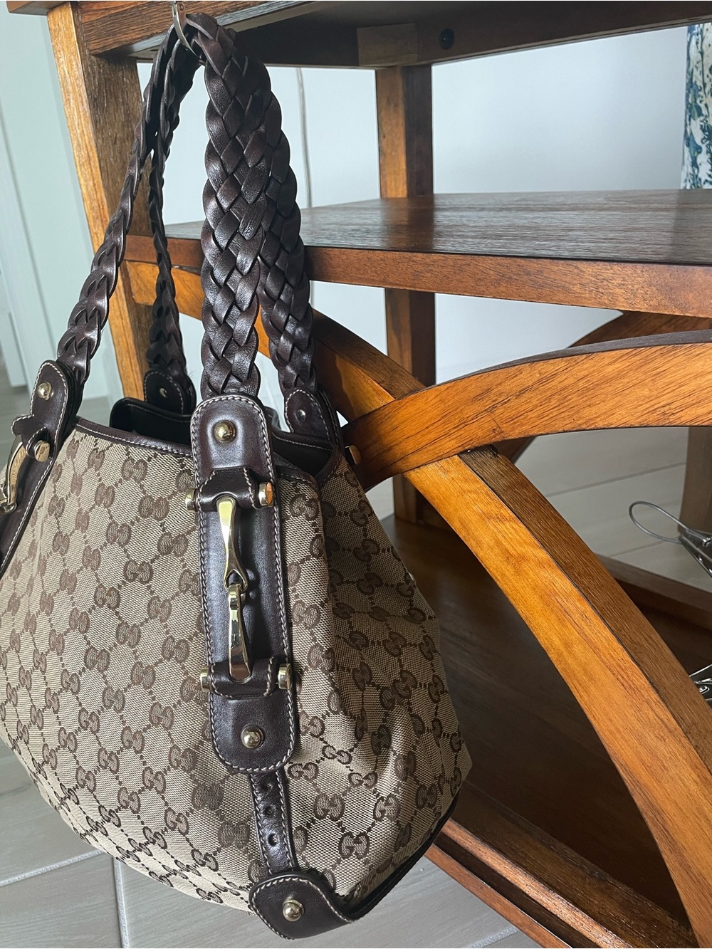 Gucci Brown GG Canvas Shoulder Bag with Braided Dark Brown Handles. Authentic. - Picture 2 of 11
